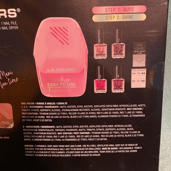 New L.A. Colors Ultimate Mani Rush Manicure Set with Nail Dryer - Picture 7 of 8